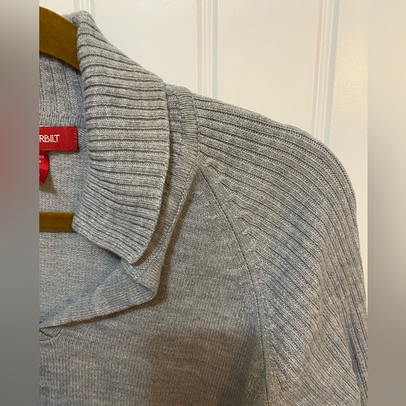 Gloria Vanderbilt polo style v neck cropped sweater - Picture 3 of 5